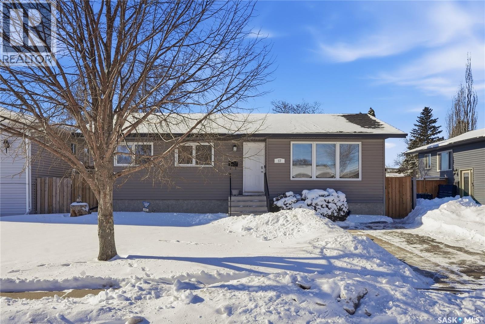 57 Moncton Place, Saskatoon, Saskatchewan  S7H 4M6 - Photo 2 - SK028959