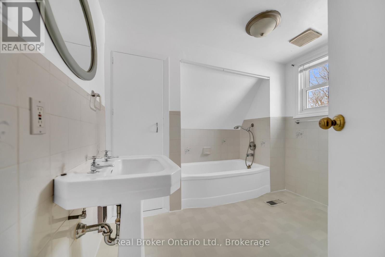 4118 83 Line, Perth East, Ontario  N4W 3G9 - Photo 41 - X12808986