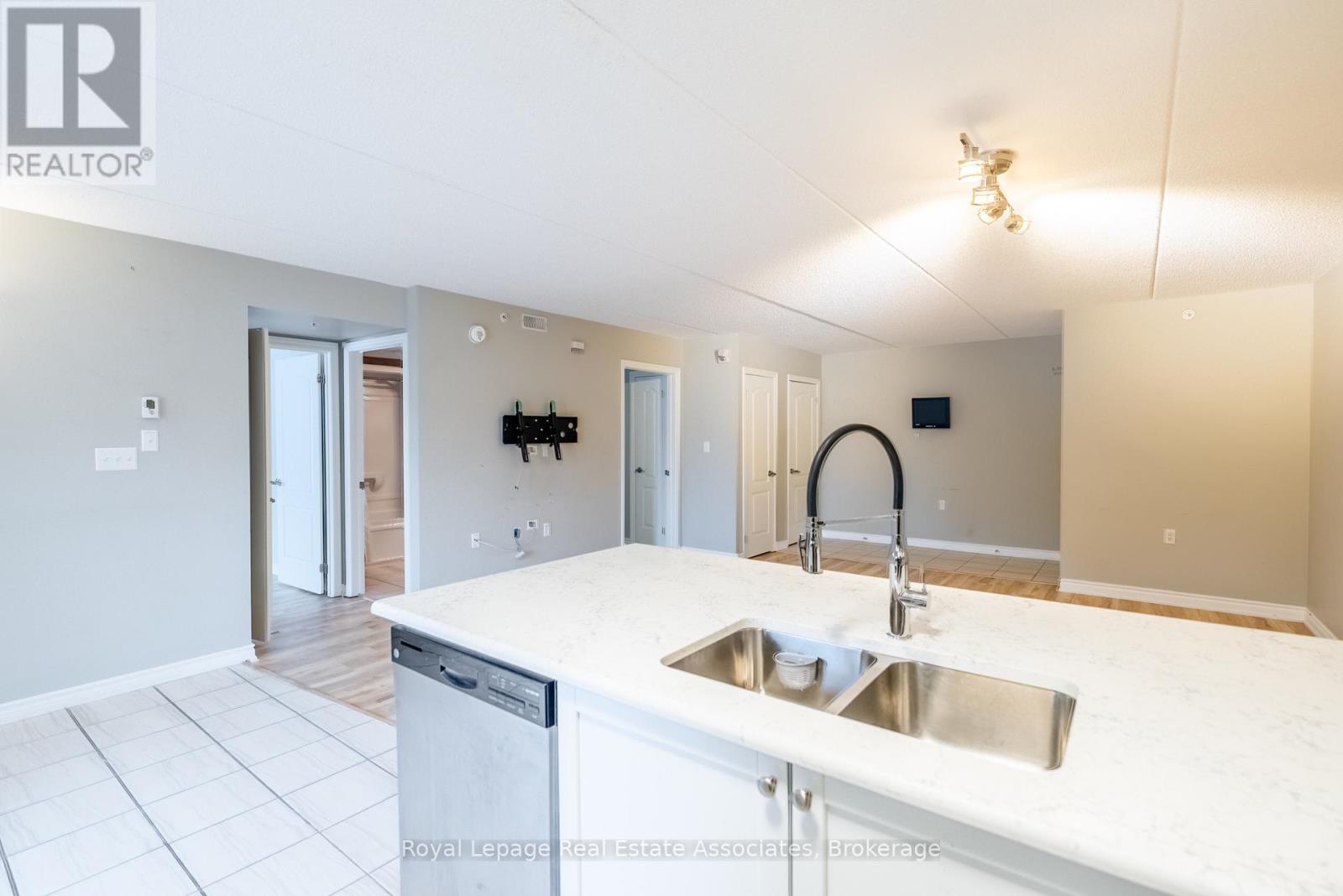 102 - 1460 Main Street E, Milton, Ontario  L9T 8W5 - Photo 21 - W12808808