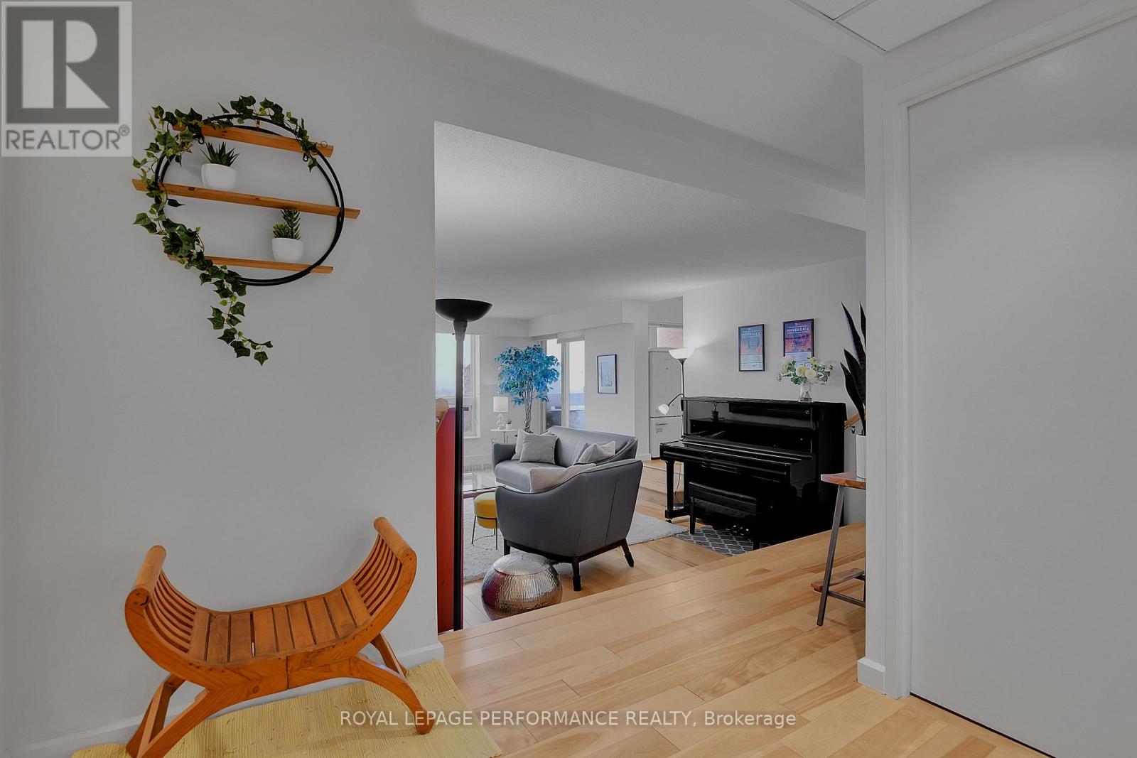 905 - 373 Laurier Avenue E, Ottawa, Ontario  K1N 8X6 - Photo 4 - X12808958