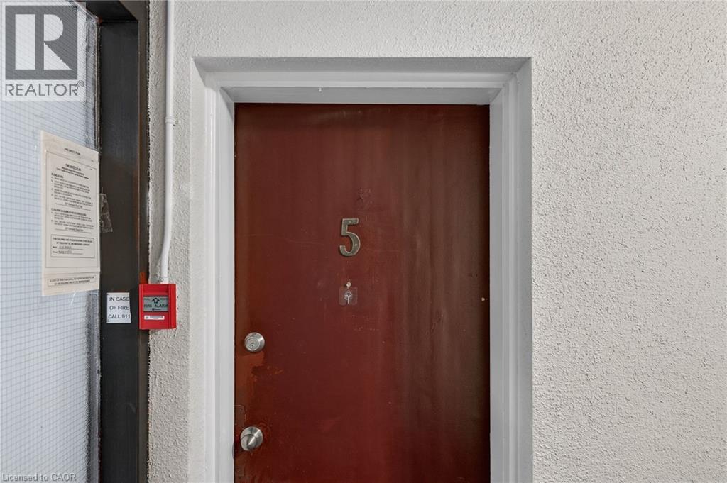 237 Mohawk Road E Unit# 5, Hamilton, Ontario  L9A 2H5 - Photo 3 - 40806654