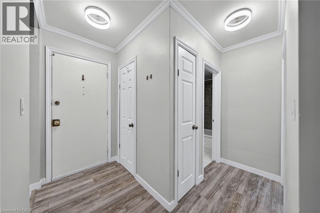 237 Mohawk Road E Unit# 7, Hamilton, Ontario  L9A 2H5 - Photo 4 - 40806659