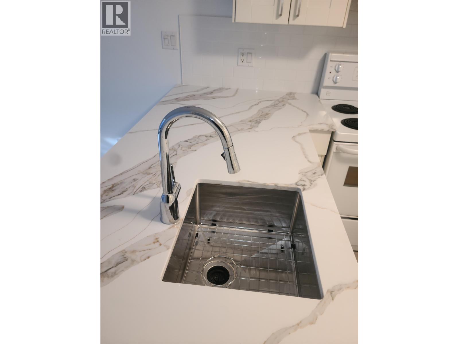 104 2255 Eton Street, Vancouver, British Columbia  V5L 1C9 - Photo 3 - R3091948