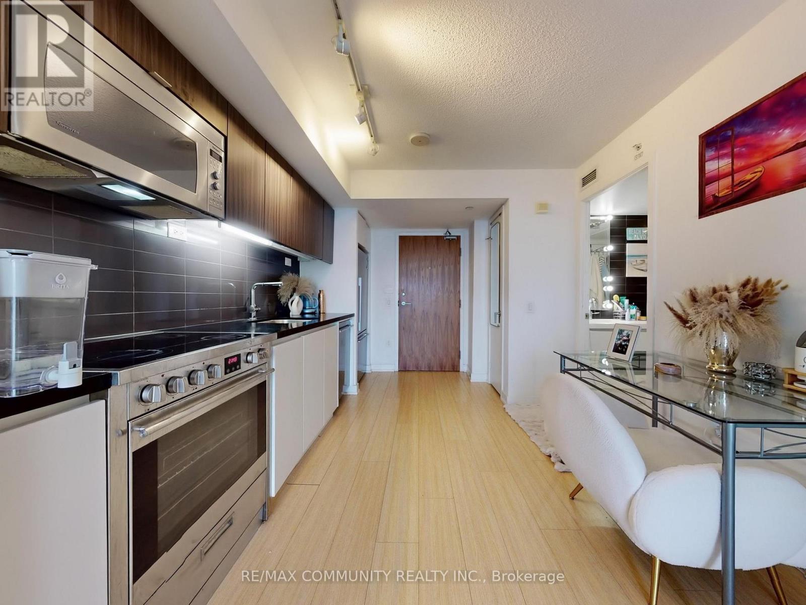 2210 - 85 Queens Wharf Road, Toronto (Waterfront Communities), Ontario  M5V 0J9 - Photo 12 - C12808938