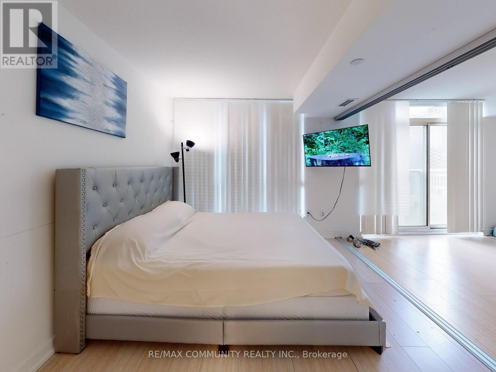 2210 - 85 Queens Wharf Road, Toronto (Waterfront Communities), Ontario  M5V 0J9 - Photo 17 - C12808938