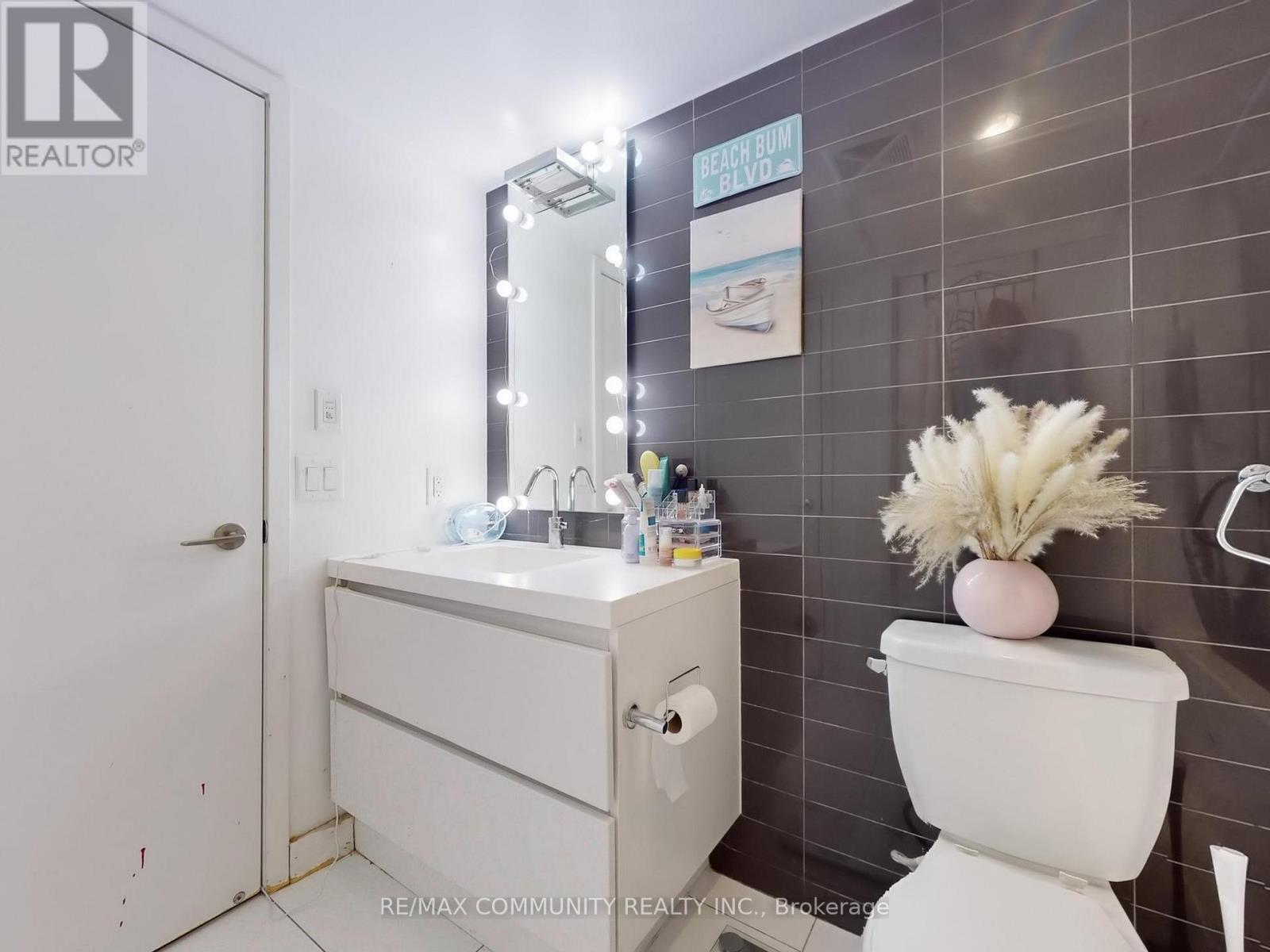 2210 - 85 Queens Wharf Road, Toronto (Waterfront Communities), Ontario  M5V 0J9 - Photo 21 - C12808938