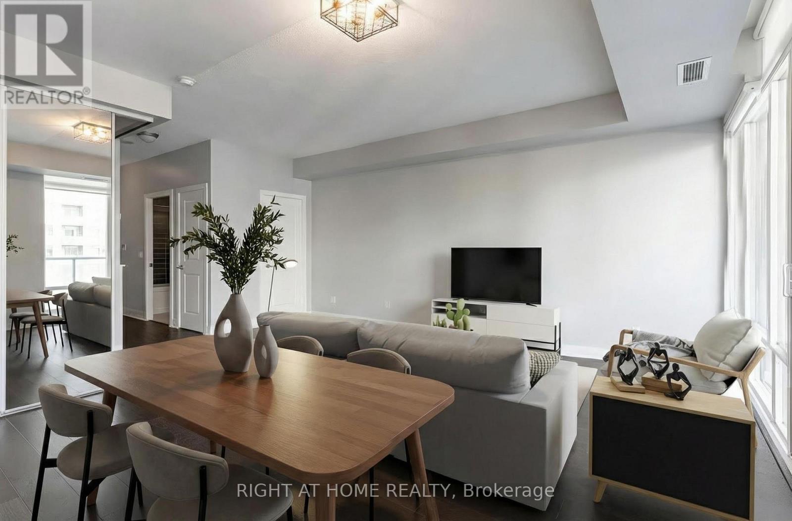 730 - 90 Stadium Road, Toronto (Niagara), Ontario  M5V 3W5 - Photo 2 - C12808950