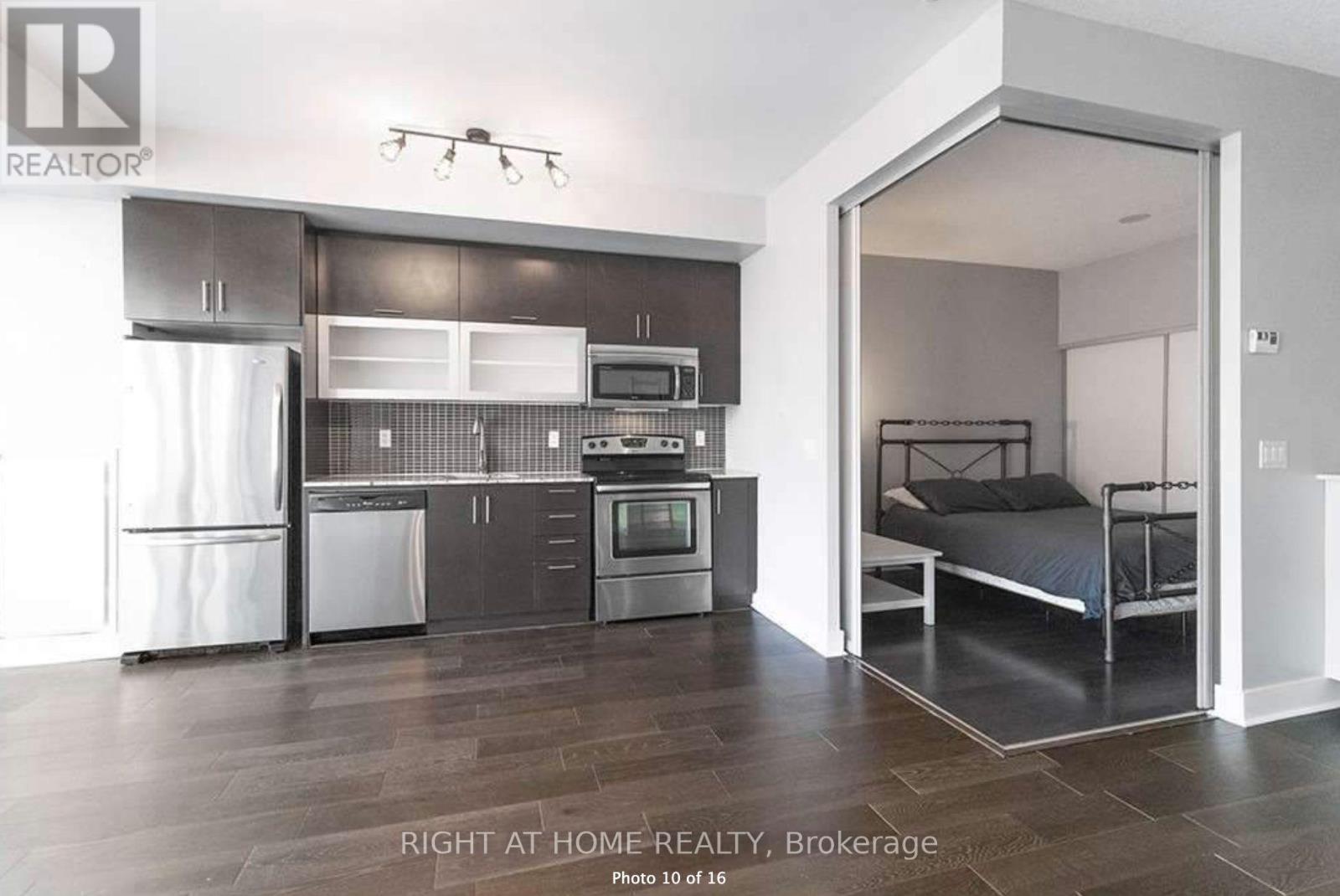 730 - 90 Stadium Road, Toronto (Niagara), Ontario  M5V 3W5 - Photo 8 - C12808950