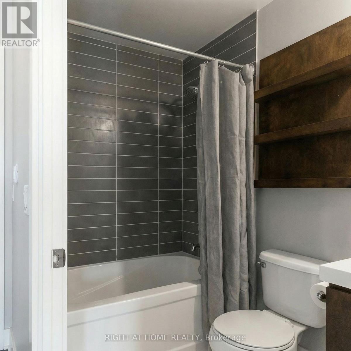 730 - 90 Stadium Road, Toronto (Niagara), Ontario  M5V 3W5 - Photo 9 - C12808950