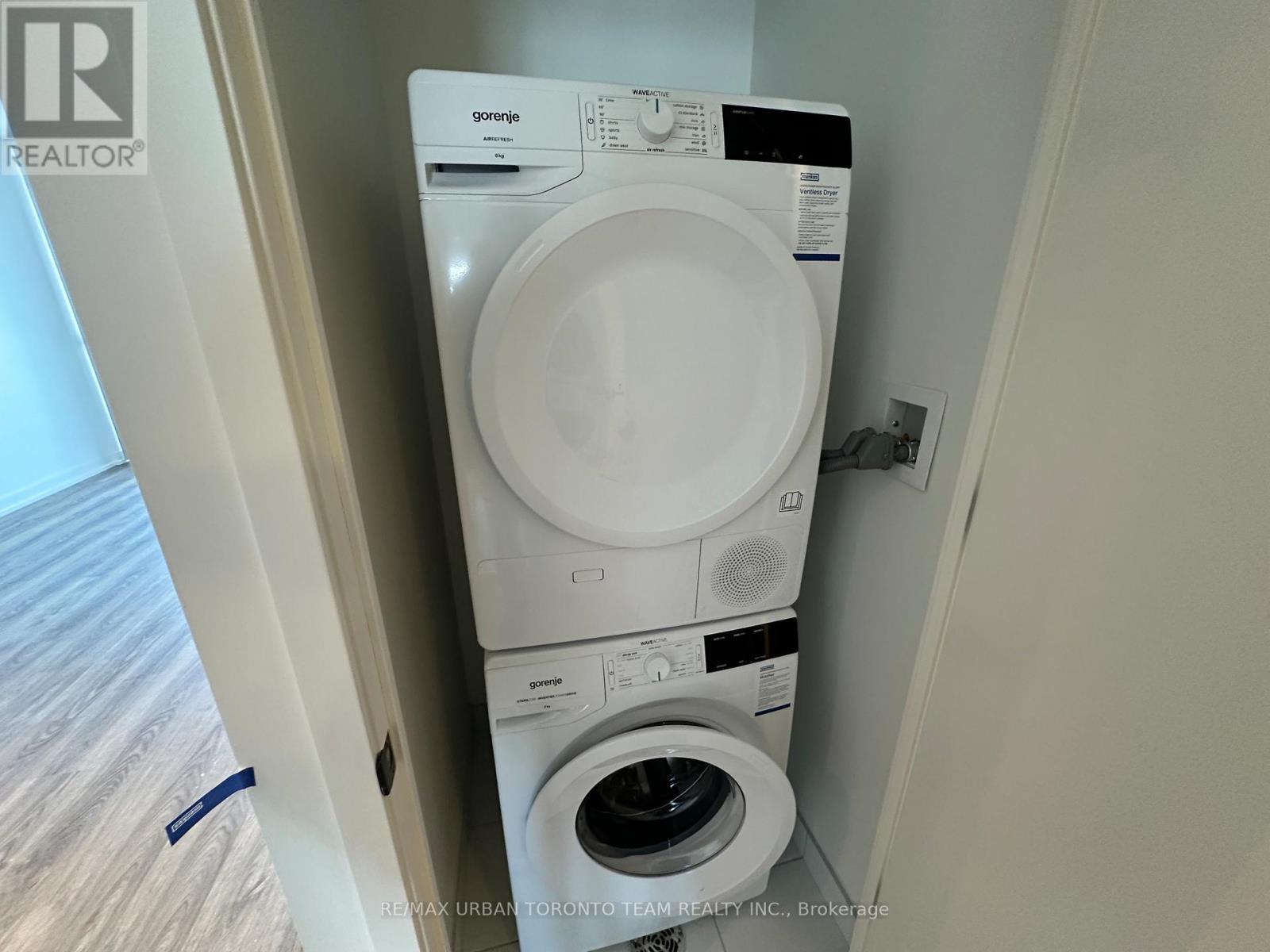 5705 - 8 Interchange Way, Vaughan (Vaughan Corporate Centre), Ontario  L4K 5Z7 - Photo 4 - N12808990