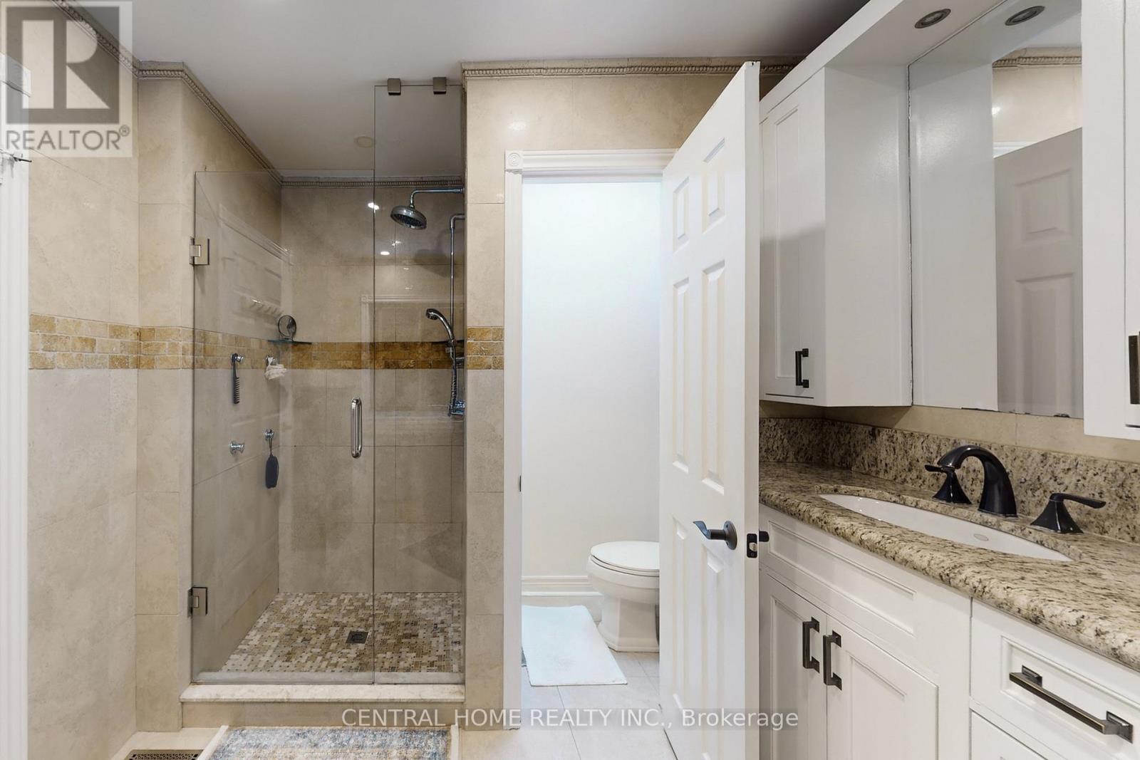 28 Theobald's Circle, Richmond Hill, Ontario  L4C 9C6 - Photo 27 - N12809002