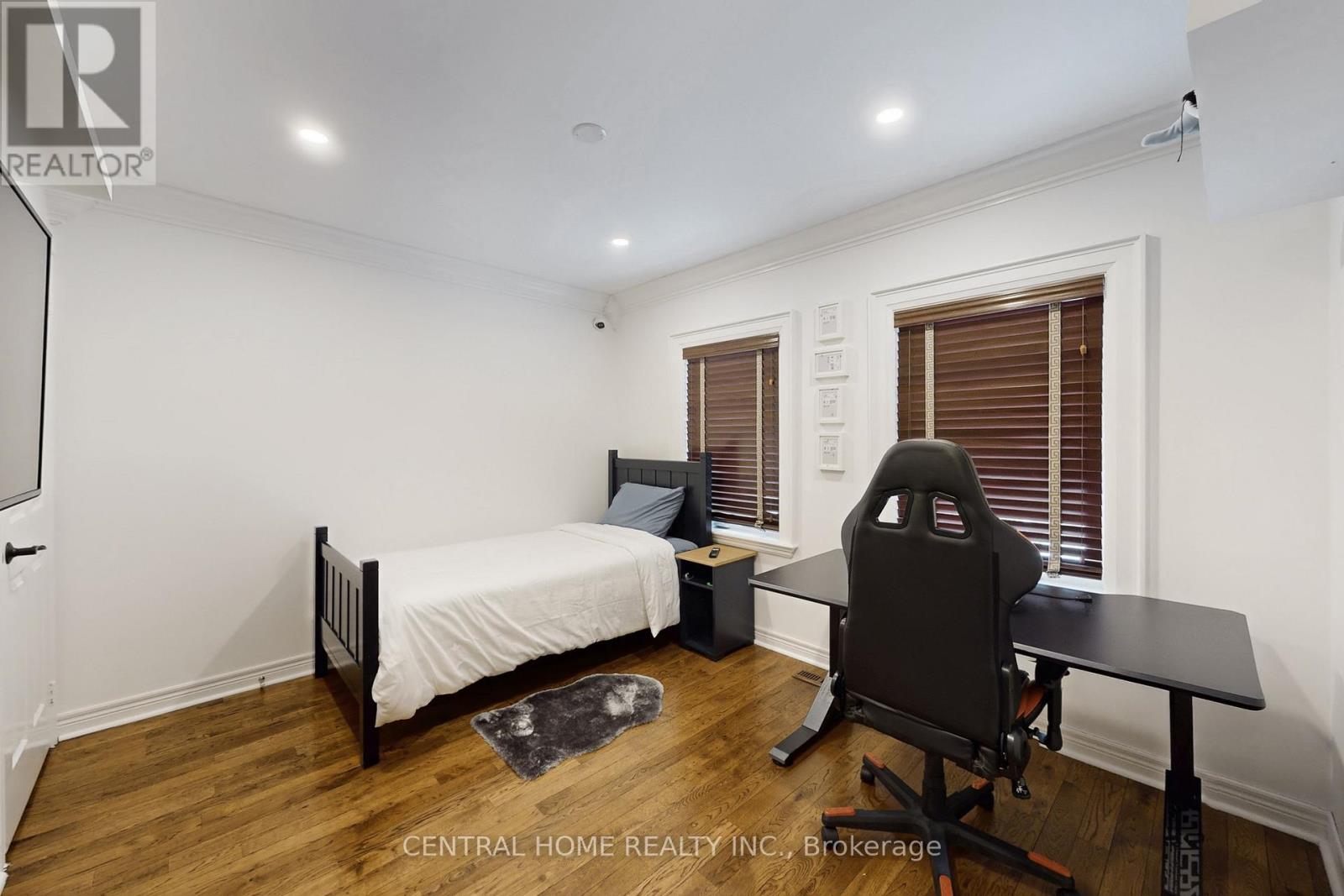 28 Theobald's Circle, Richmond Hill, Ontario  L4C 9C6 - Photo 33 - N12809002