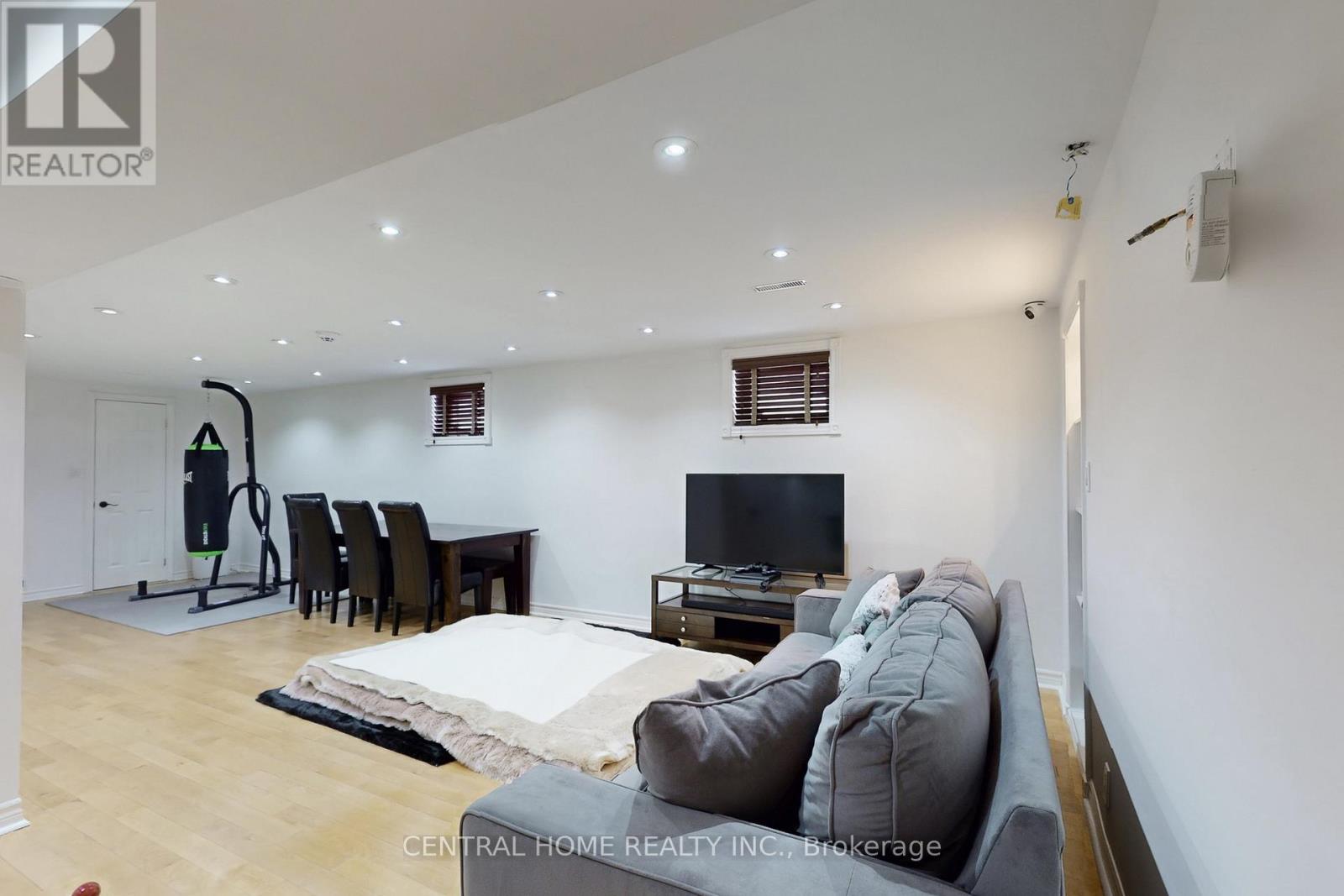 28 Theobald's Circle, Richmond Hill, Ontario  L4C 9C6 - Photo 39 - N12809002