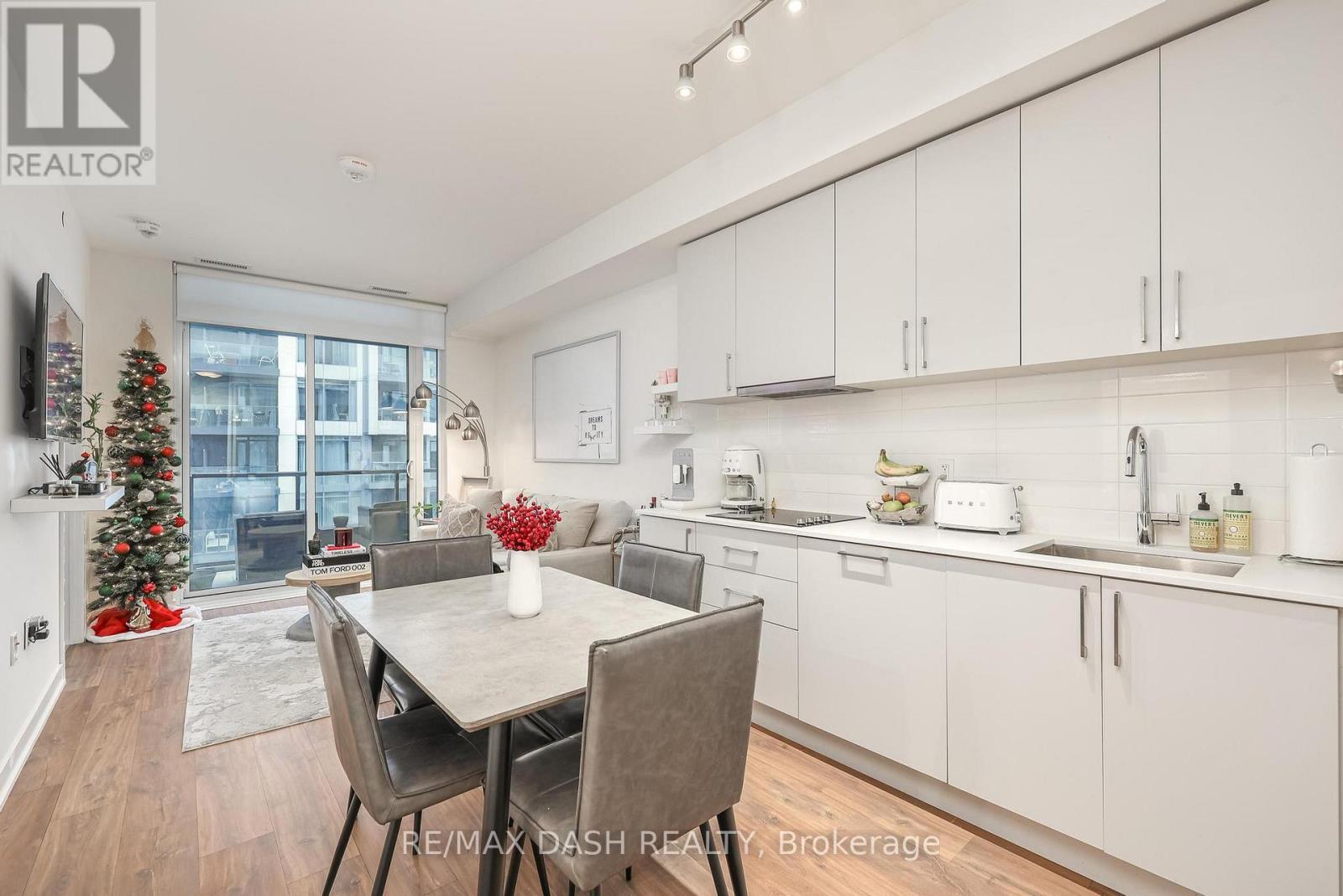 1215e - 576 Front Street W, Toronto, Ontario  M5V 1C1 - Photo 4 - C12607002