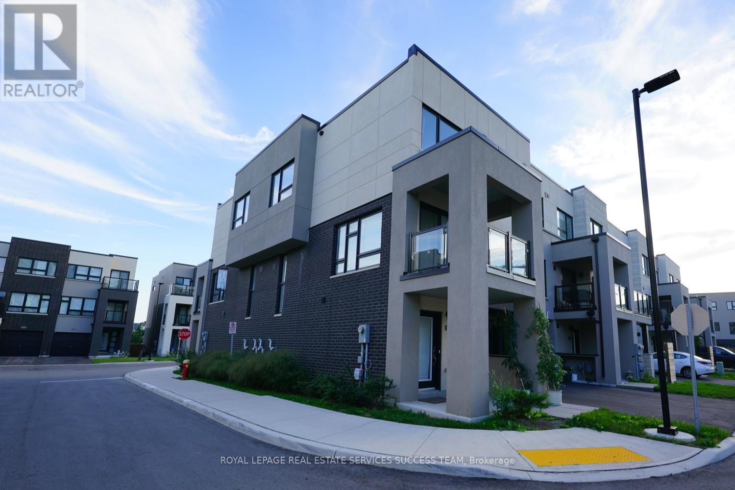 3165 Lotus Common, Burlington (Alton), Ontario  L7M 2A9 - Photo 2 - W12808964