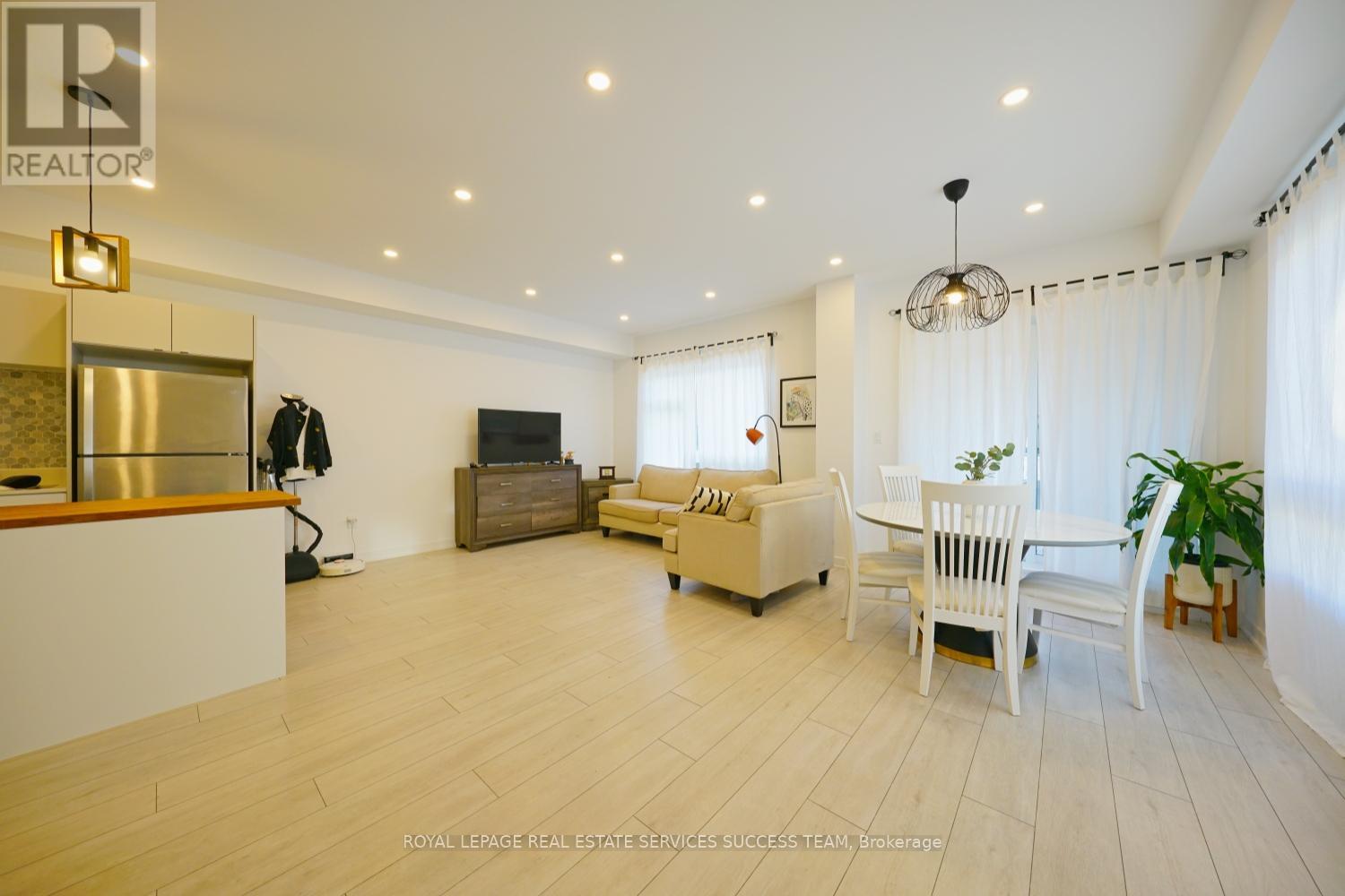 3165 Lotus Common, Burlington (Alton), Ontario  L7M 2A9 - Photo 6 - W12808964