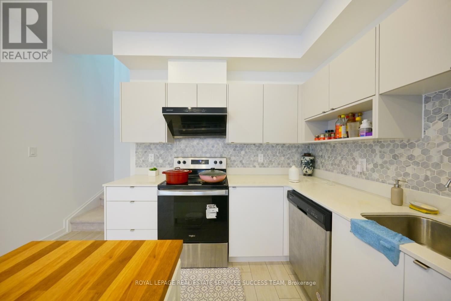 3165 Lotus Common, Burlington (Alton), Ontario  L7M 2A9 - Photo 7 - W12808964