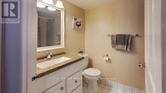 1604 - 325 Webb Drive, Mississauga, Ontario  L5B 3Z9 - Photo 18 - W12808974