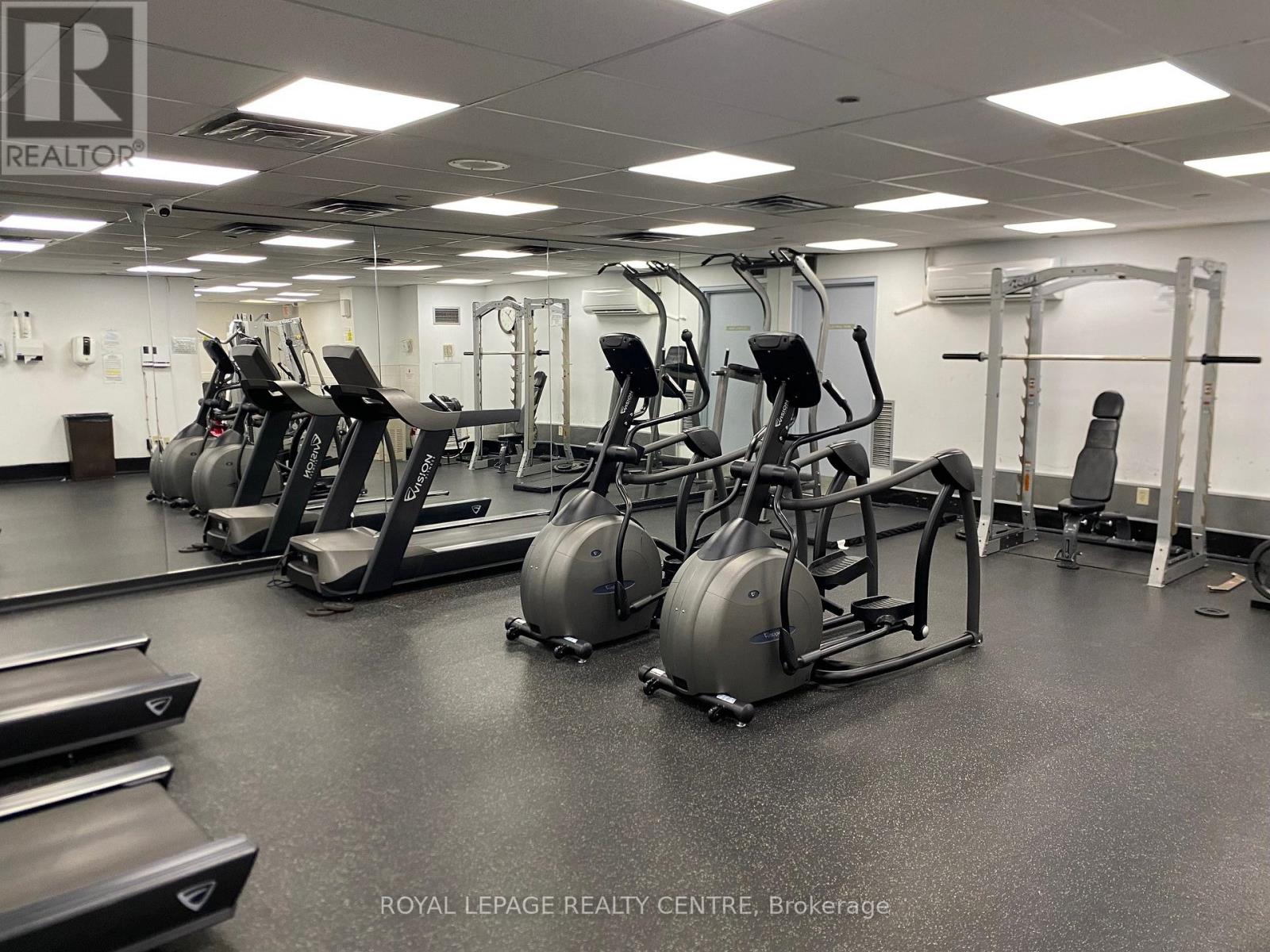 1604 - 325 Webb Drive, Mississauga, Ontario  L5B 3Z9 - Photo 22 - W12808974