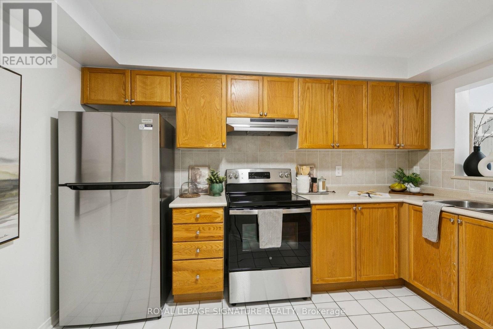 121 - 86 Joymar Drive, Mississauga, Ontario  L5M 7Z6 - Photo 3 - W12808982