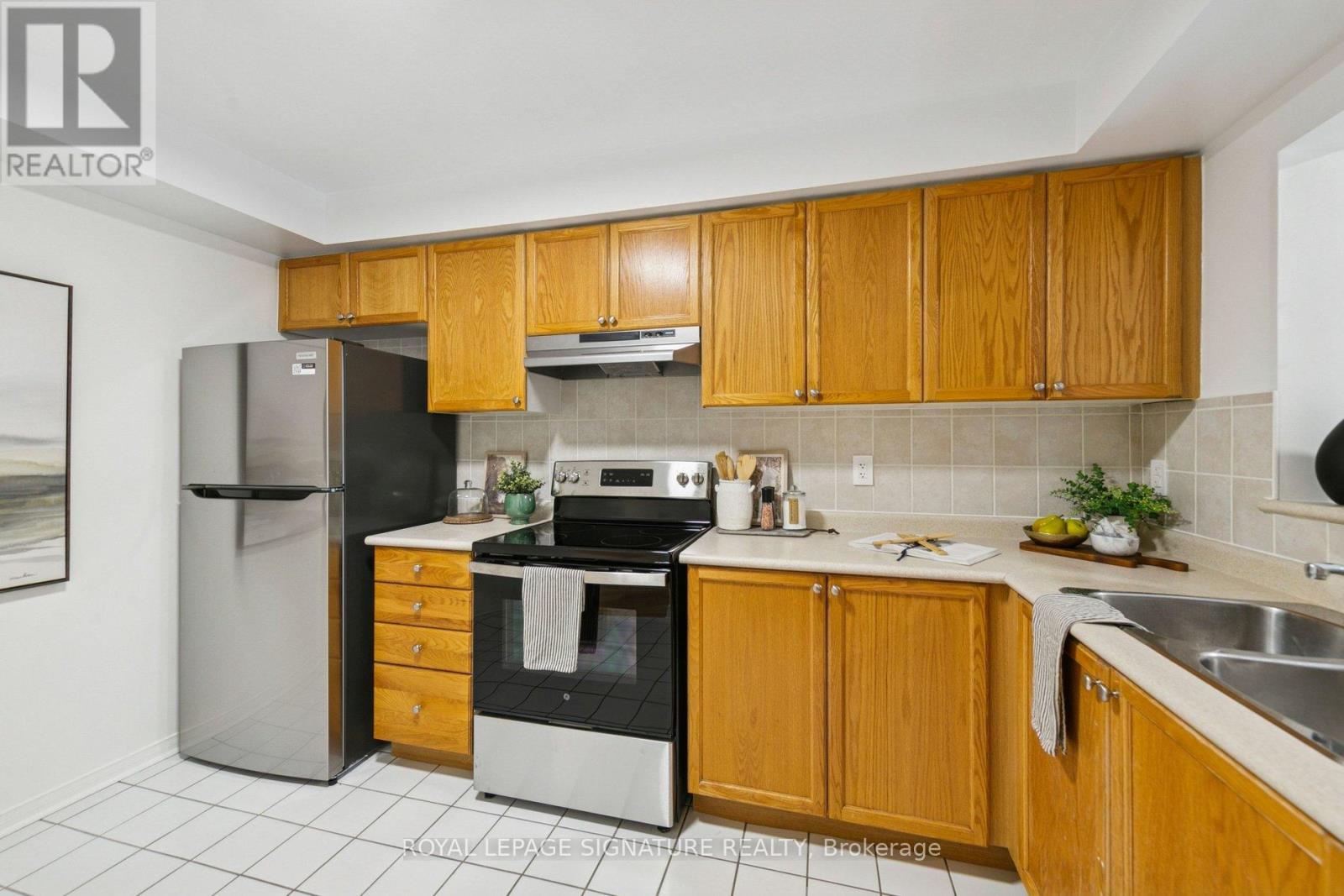 121 - 86 Joymar Drive, Mississauga, Ontario  L5M 7Z6 - Photo 4 - W12808982