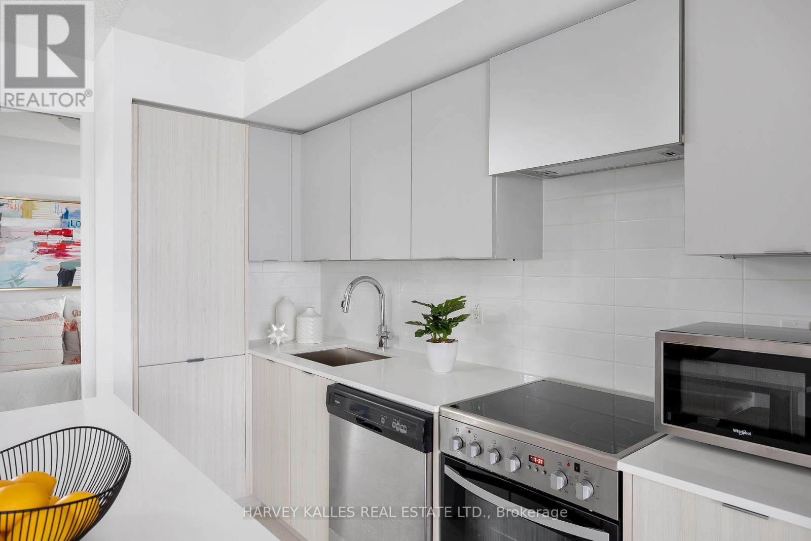 1301 - 30 Gibbs Road, Toronto (Islington-City Centre West), Ontario  M9B 6L6 - Photo 10 - W12809006