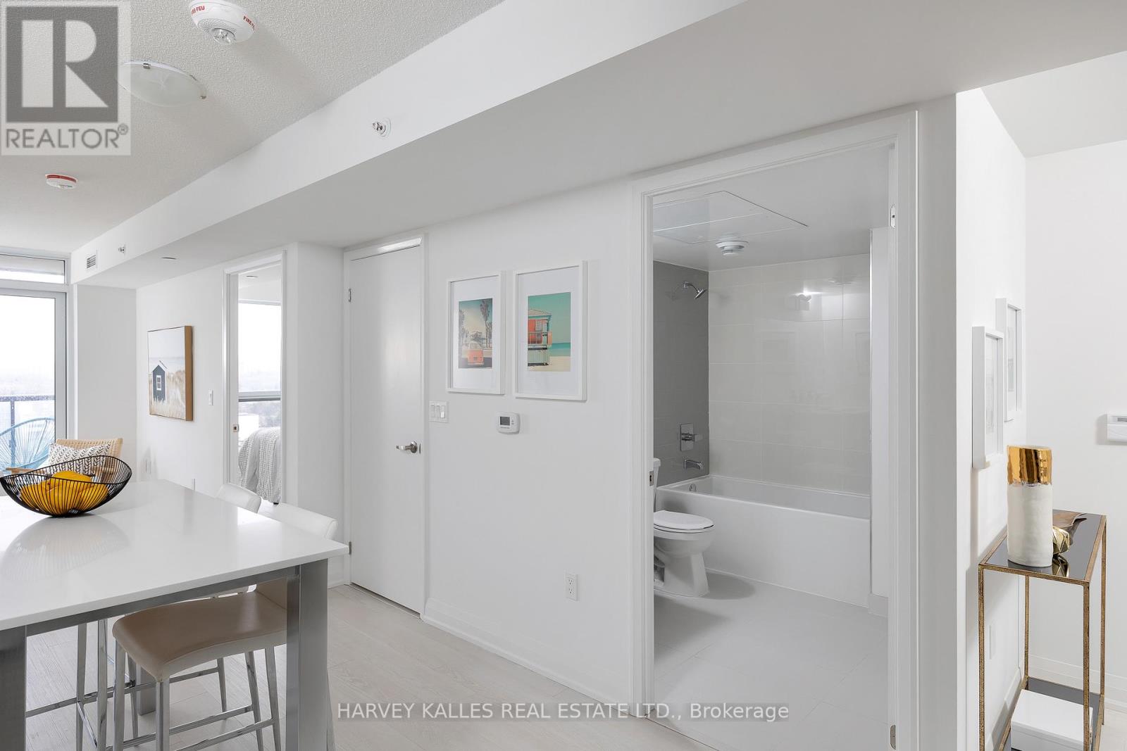 1301 - 30 Gibbs Road, Toronto (Islington-City Centre West), Ontario  M9B 6L6 - Photo 11 - W12809006