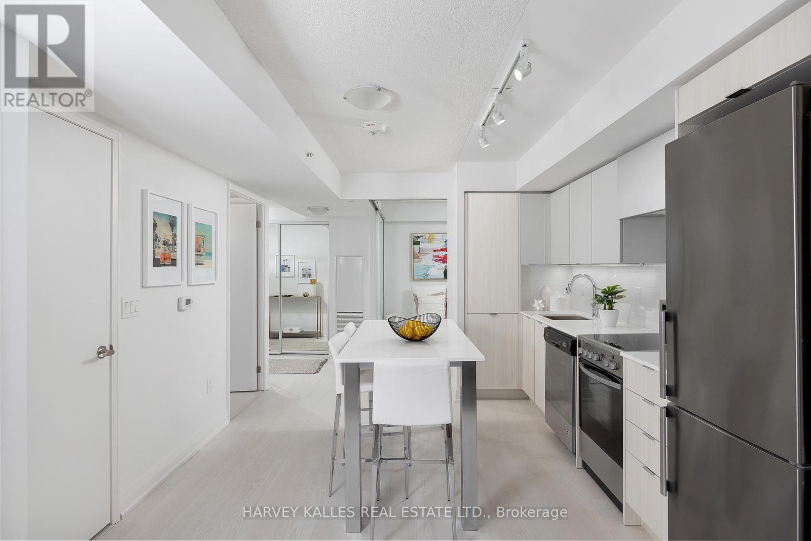 1301 - 30 Gibbs Road, Toronto (Islington-City Centre West), Ontario  M9B 6L6 - Photo 6 - W12809006