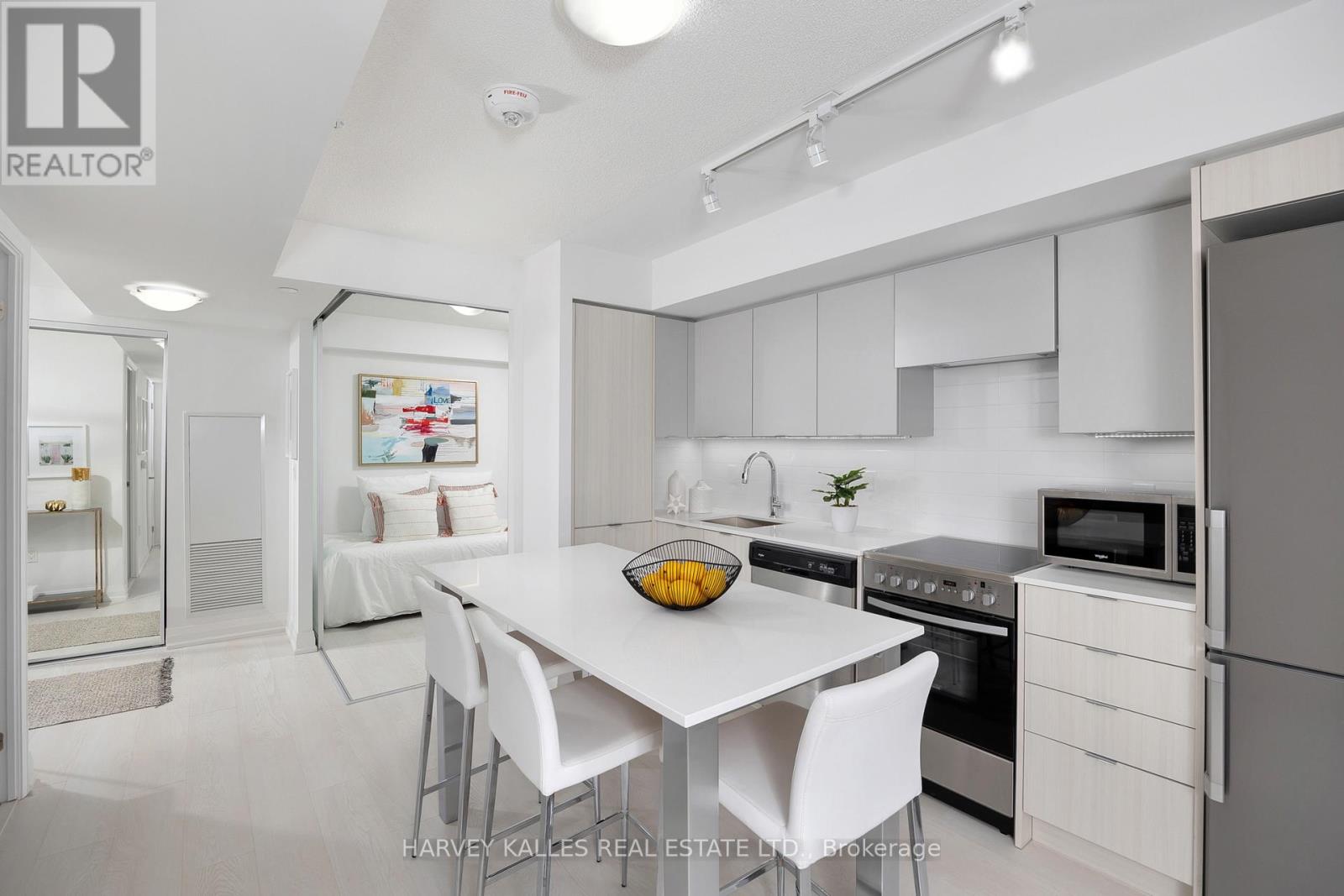 1301 - 30 Gibbs Road, Toronto (Islington-City Centre West), Ontario  M9B 6L6 - Photo 7 - W12809006