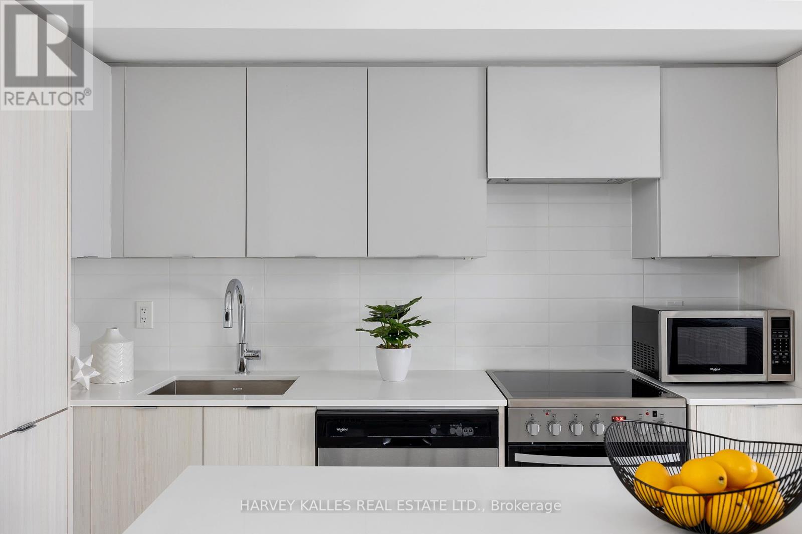 1301 - 30 Gibbs Road, Toronto (Islington-City Centre West), Ontario  M9B 6L6 - Photo 9 - W12809006