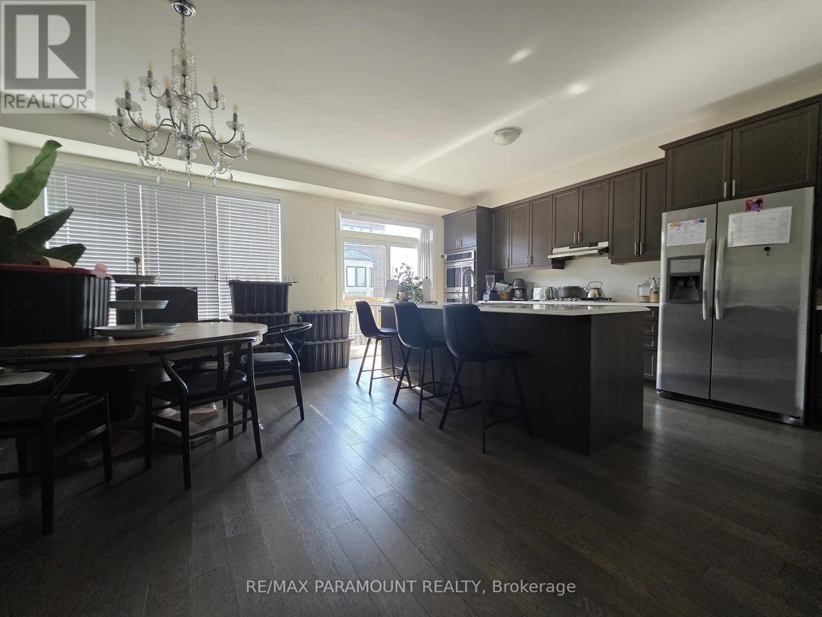 3 Vaudeville Drive, Toronto (Alderwood), Ontario  M8W 0B5 - Photo 3 - W12809010