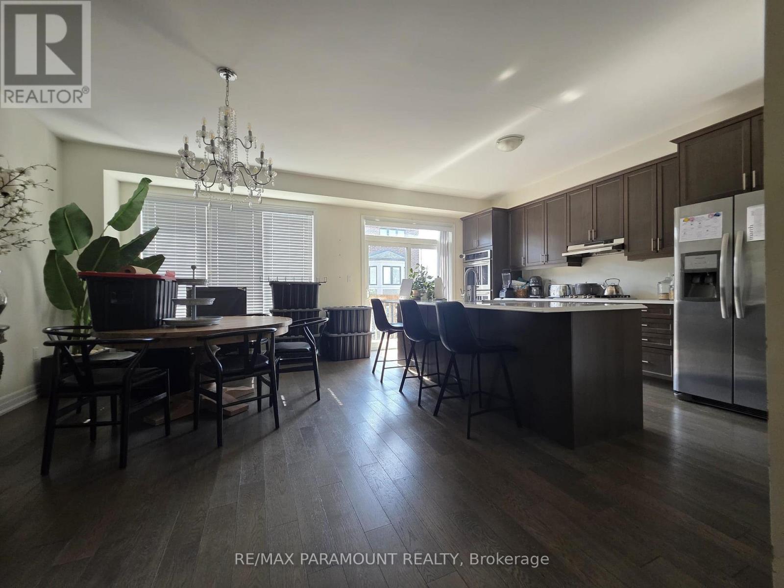 3 Vaudeville Drive, Toronto (Alderwood), Ontario  M8W 0B5 - Photo 4 - W12809010