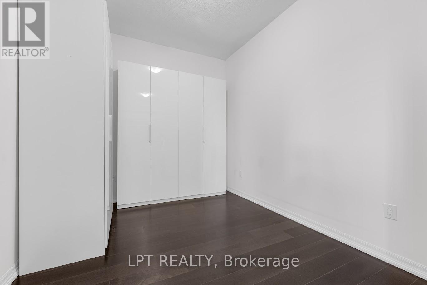 901 - 560 North Service Road N, Grimsby, Ontario  L3M 4E8 - Photo 11 - X12808948