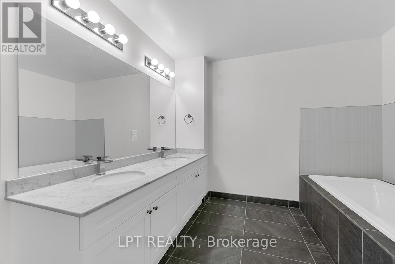 901 - 560 North Service Road N, Grimsby, Ontario  L3M 4E8 - Photo 9 - X12808948