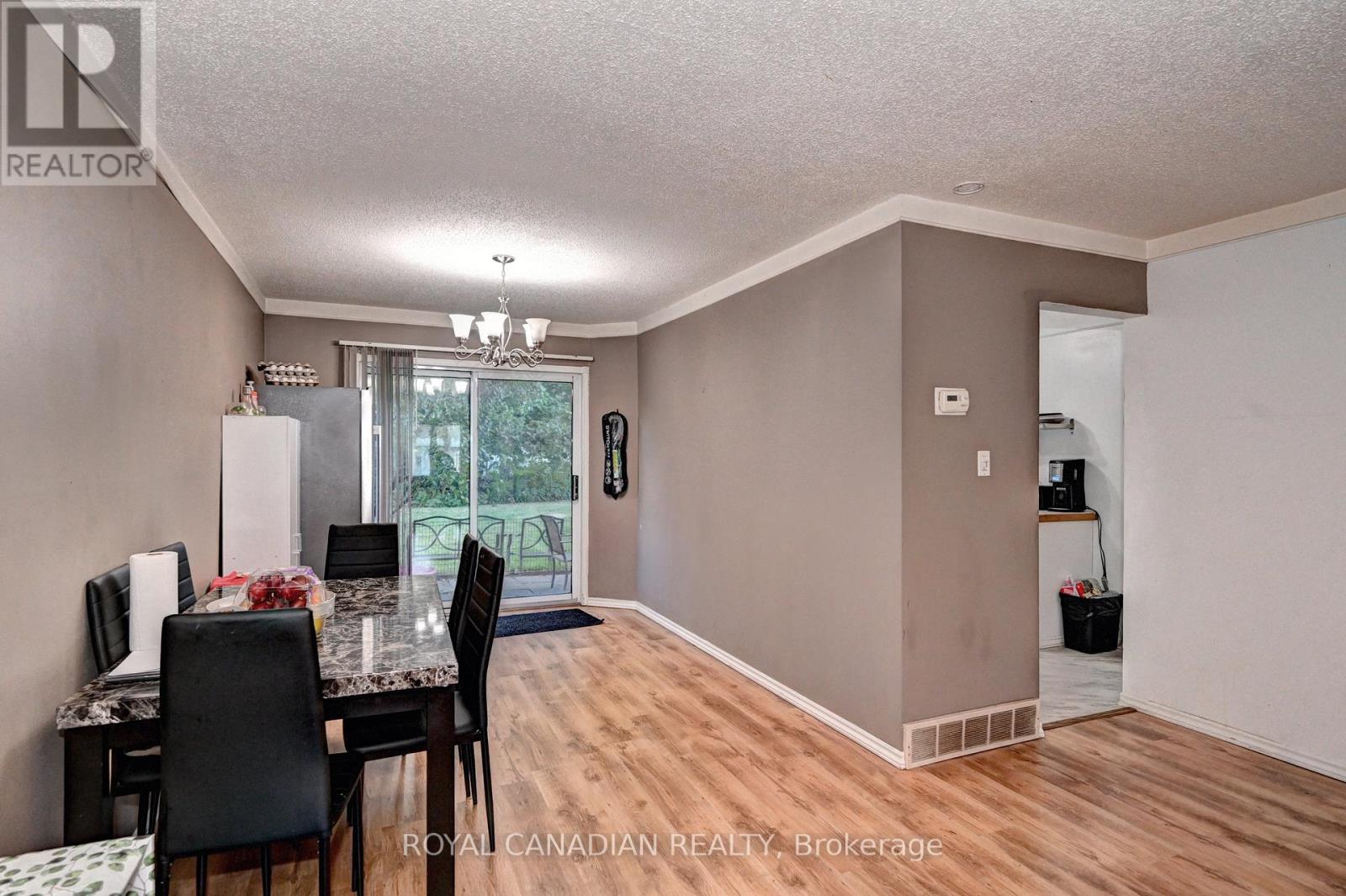 E - 515 Weber Street N, Waterloo, Ontario  N2L 4G1 - Photo 6 - X12808966