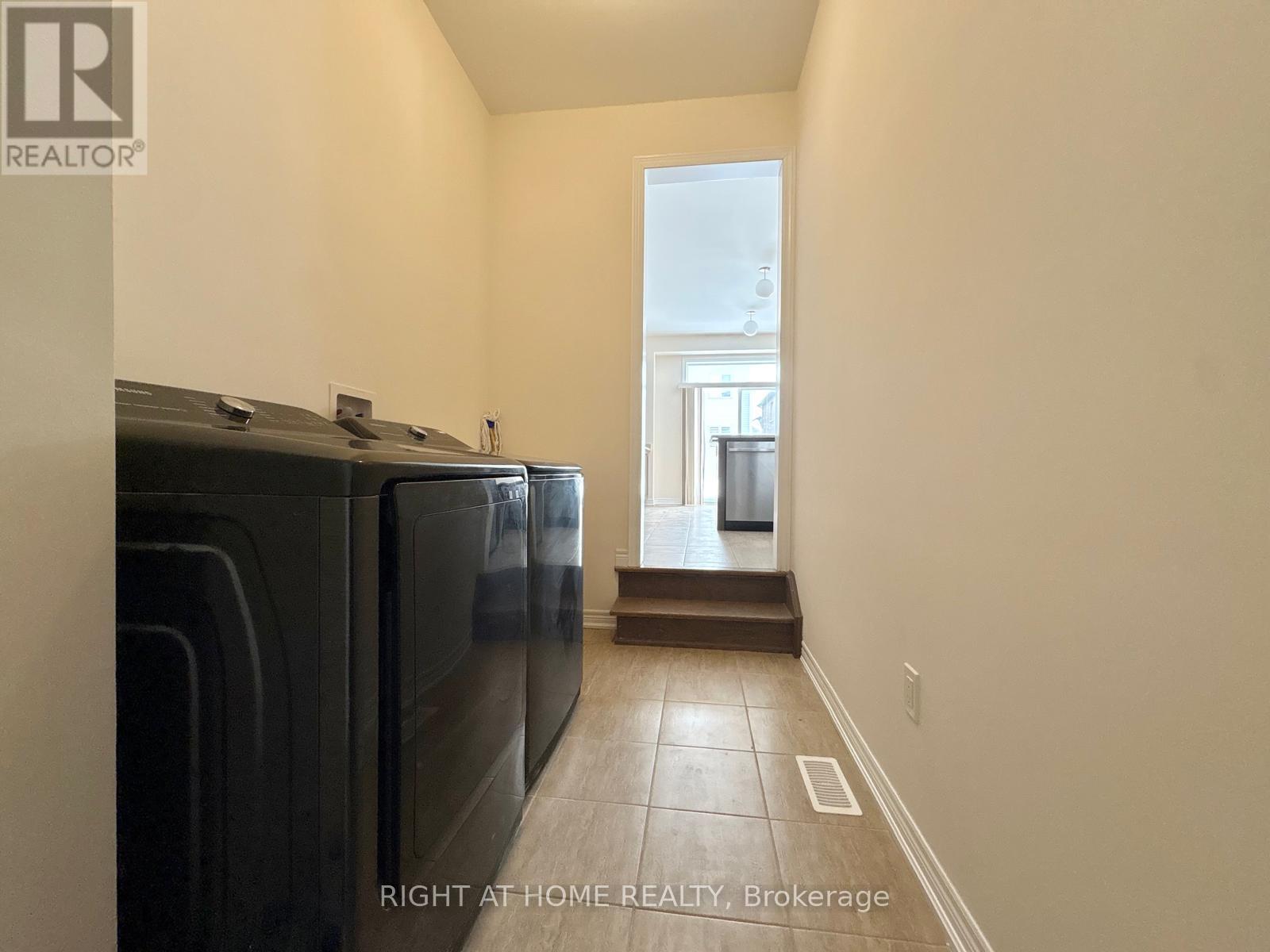 675 Anishinaabe Drive, Shelburne, Ontario  L9V 3Y5 - Photo 9 - X12808994