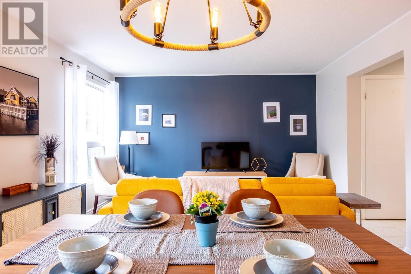 407 Rittenhouse Road, Kitchener, Ontario  N2E 3M4 - Photo 3 - X12764994