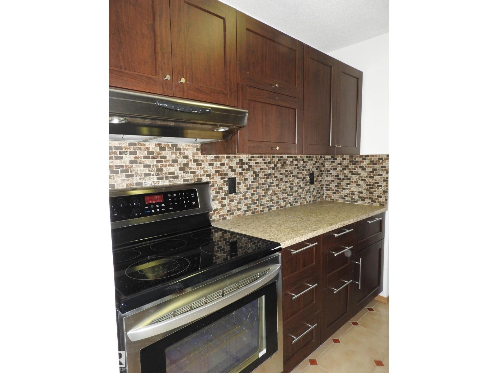 #105 10160 115 St Nw, Edmonton, Alberta  T5K 1T6 - Photo 8 - E4471178