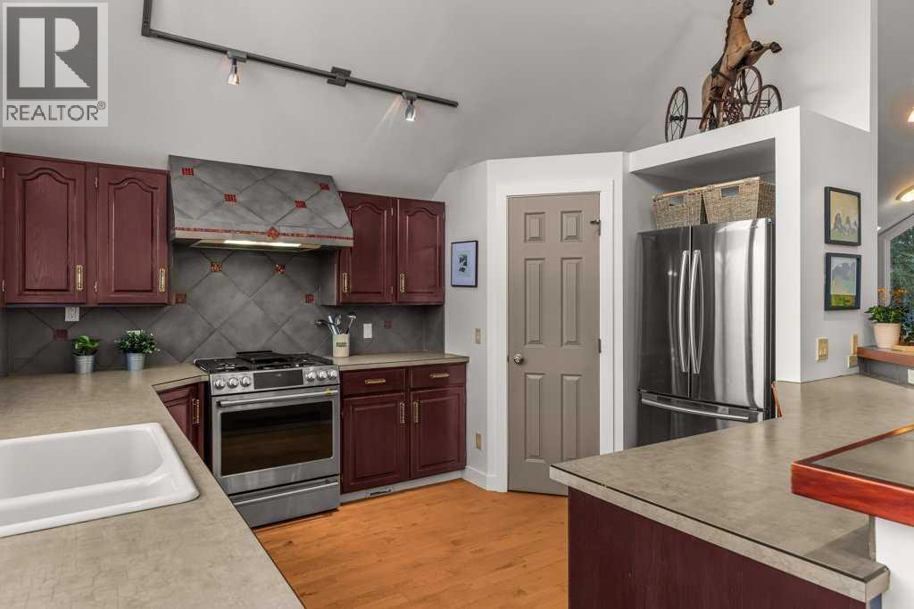 965 Lawrence Grassi Ridge, Canmore, Alberta  T1W 3C3 - Photo 12 - A2283866