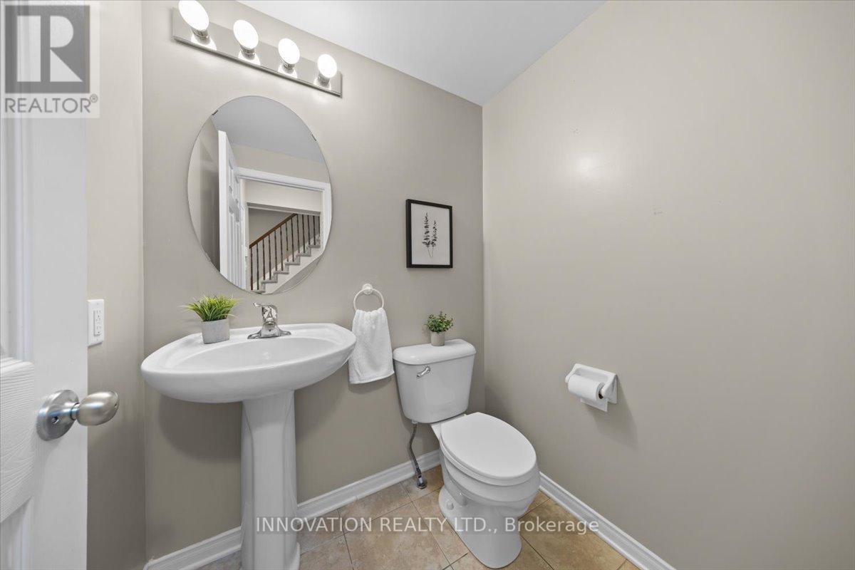 410 Heathrow Private, Ottawa, Ontario  K2S 0M9 - Photo 4 - X12809038