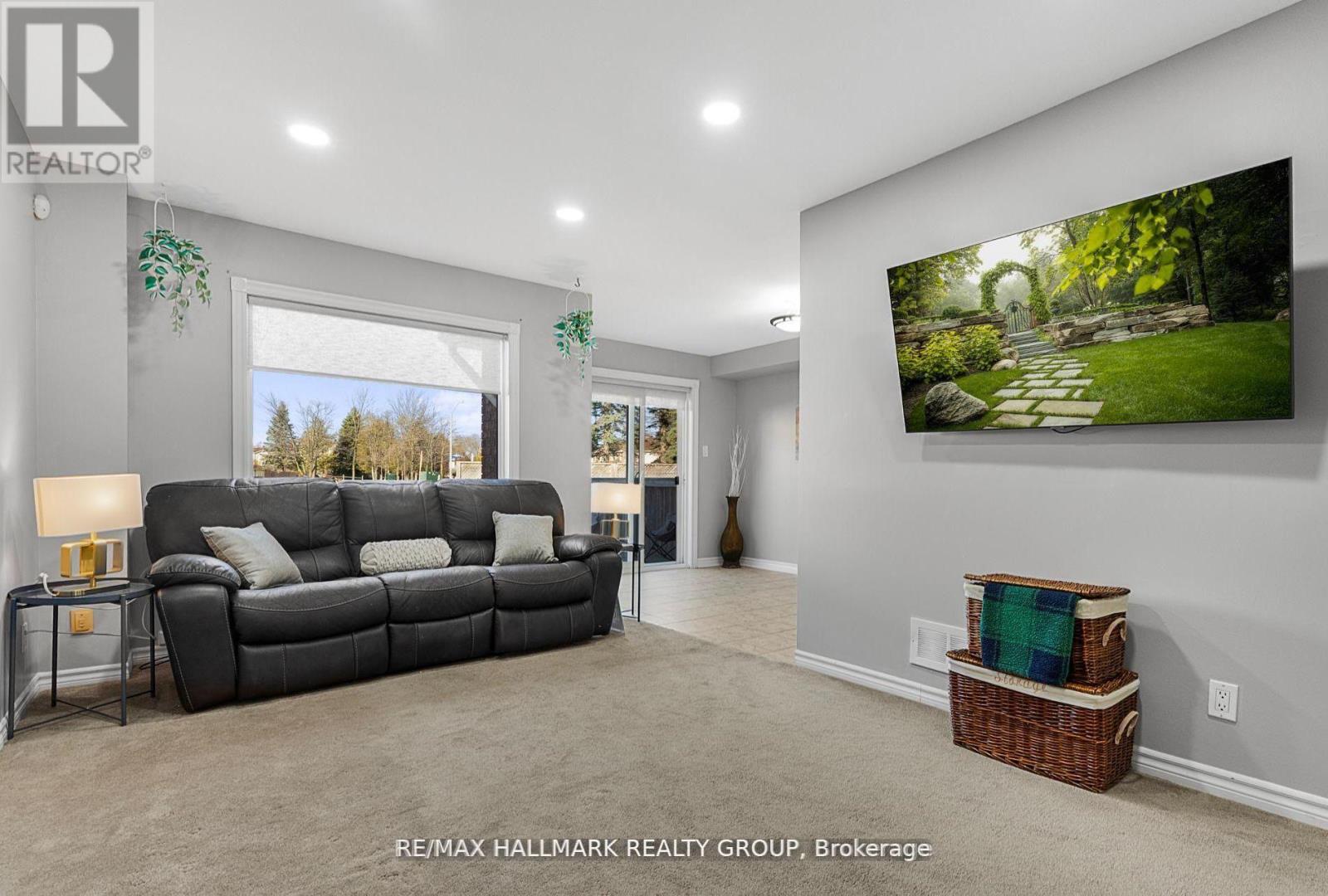 93 Cedarock Drive, Ottawa, Ontario  K2M 2H5 - Photo 3 - X12809044