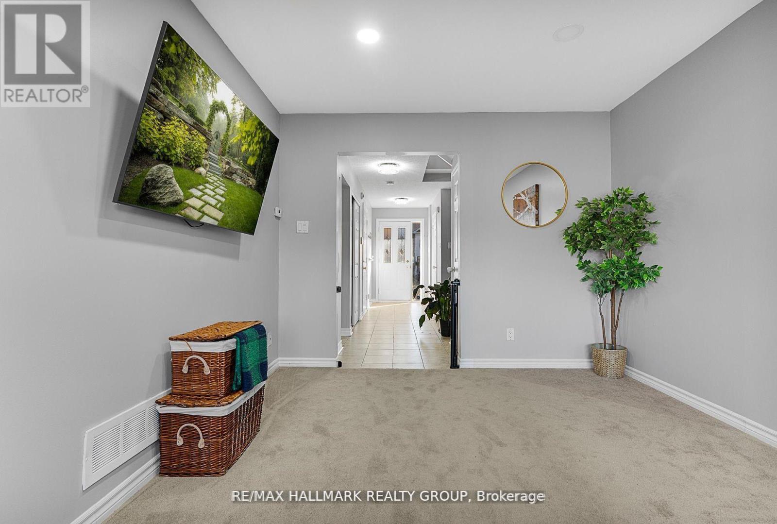 93 Cedarock Drive, Ottawa, Ontario  K2M 2H5 - Photo 4 - X12809044