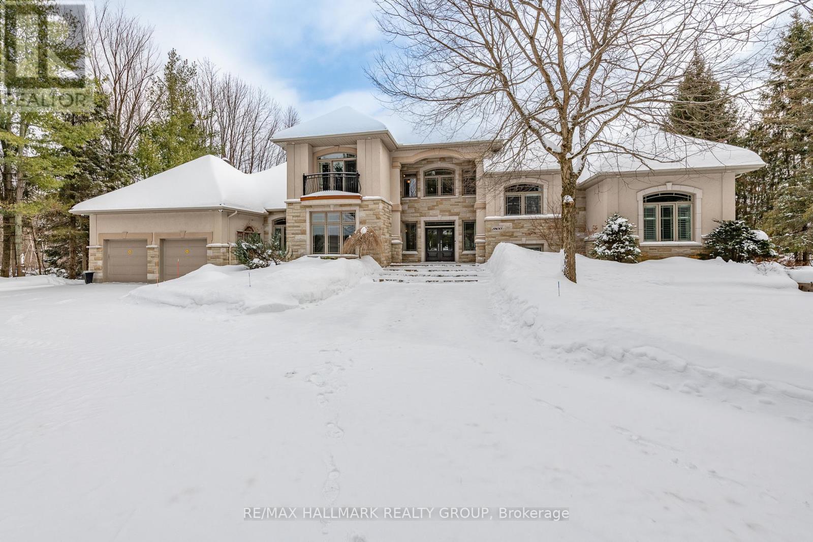 5800 QUEENSCOURT CRESCENT, Ottawa, Ontario