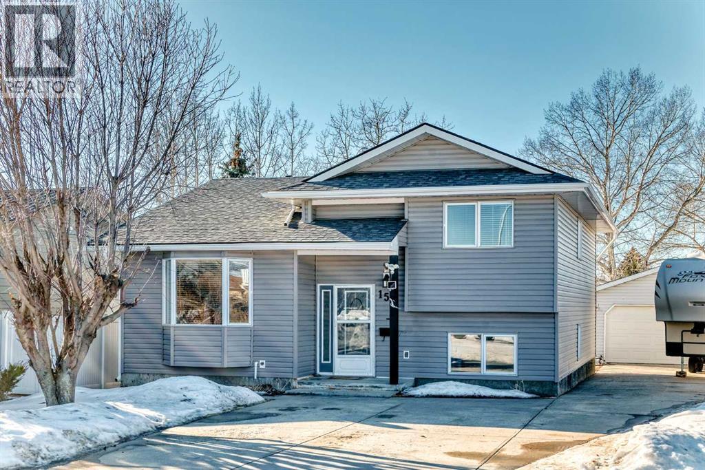 15 23 AvenueClose, Bowden, Alberta