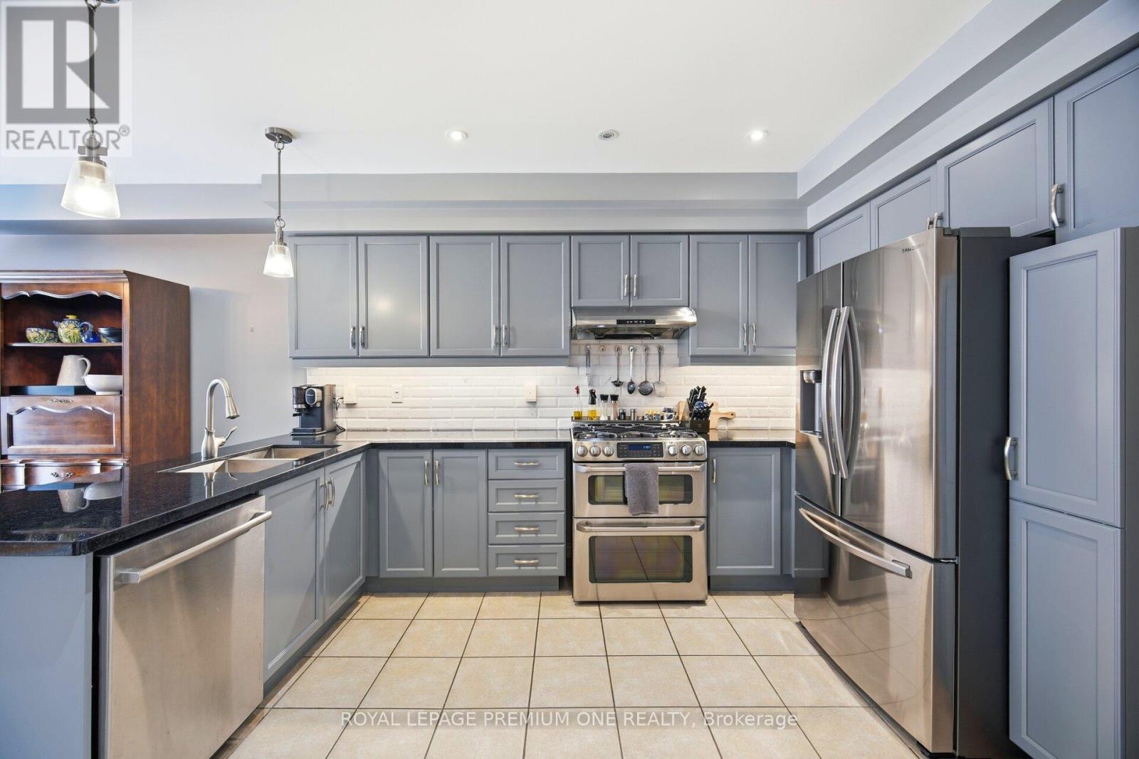 99 Royal Pine Avenue, Vaughan, Ontario  L4H 1S8 - Photo 11 - N12809054