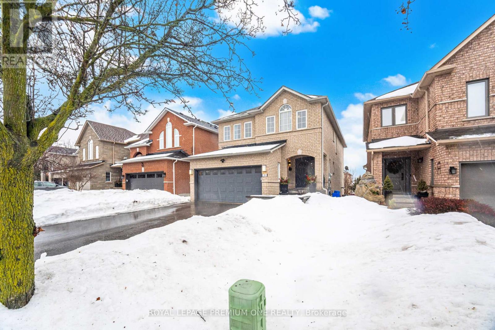 99 Royal Pine Avenue, Vaughan, Ontario  L4H 1S8 - Photo 3 - N12809054