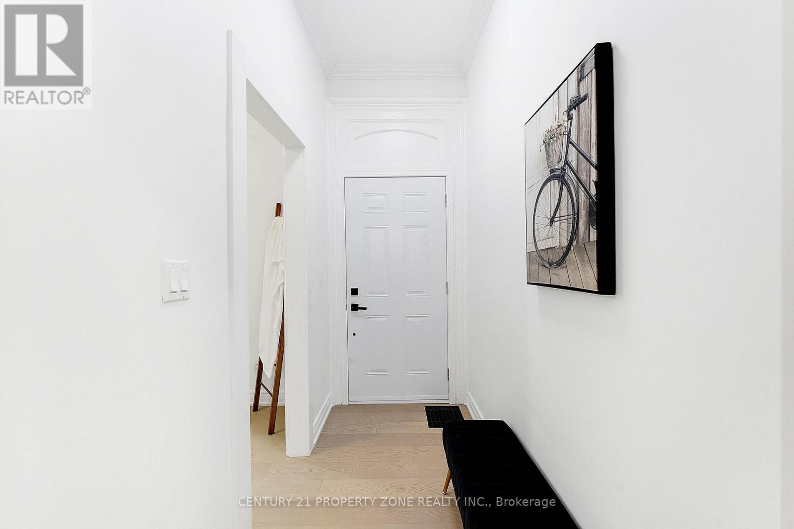 72 NELSON STREET E, Brampton, Ontario