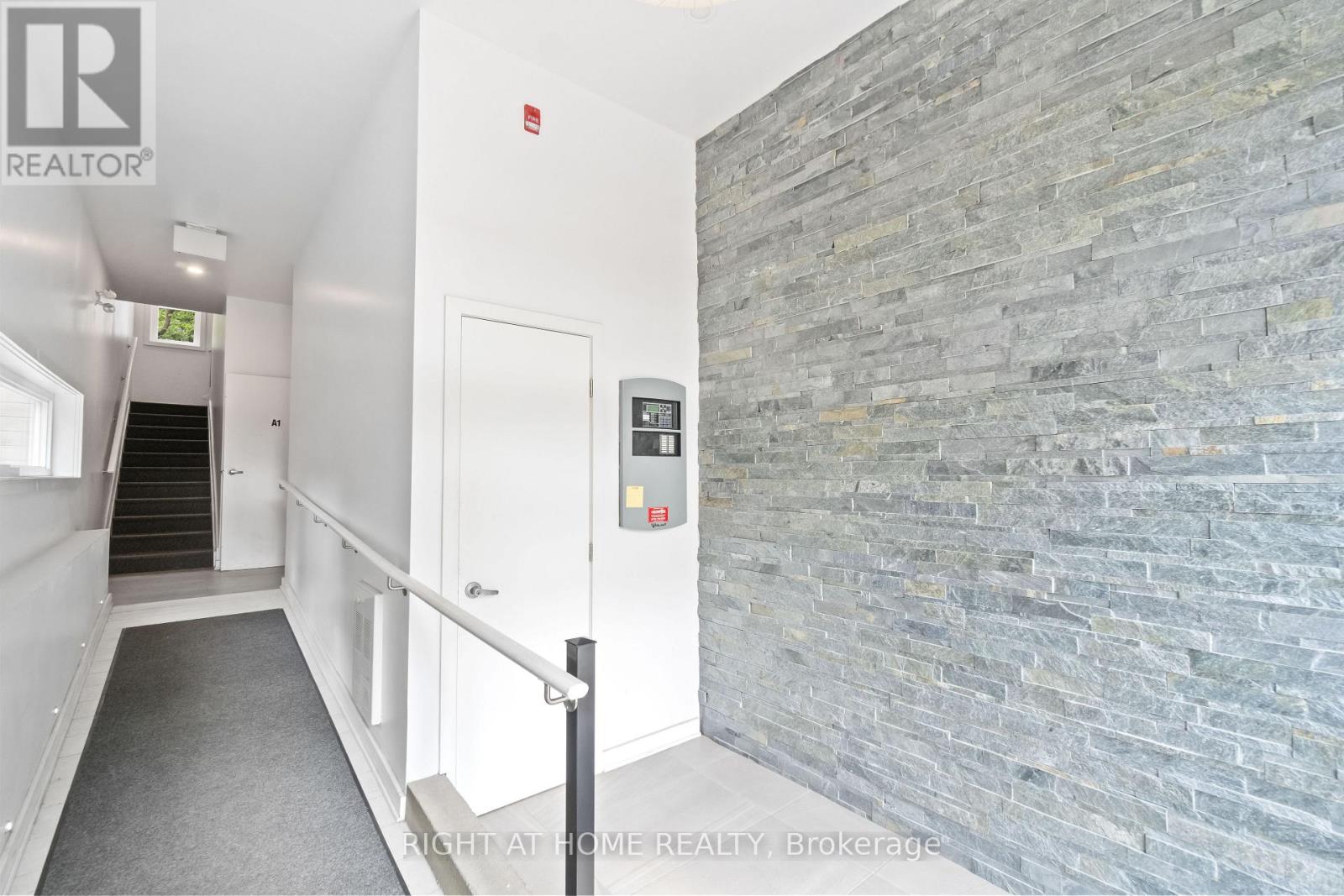 305 - 22 Perkins Street, Ottawa, Ontario  K1R 7G5 - Photo 21 - X12809074