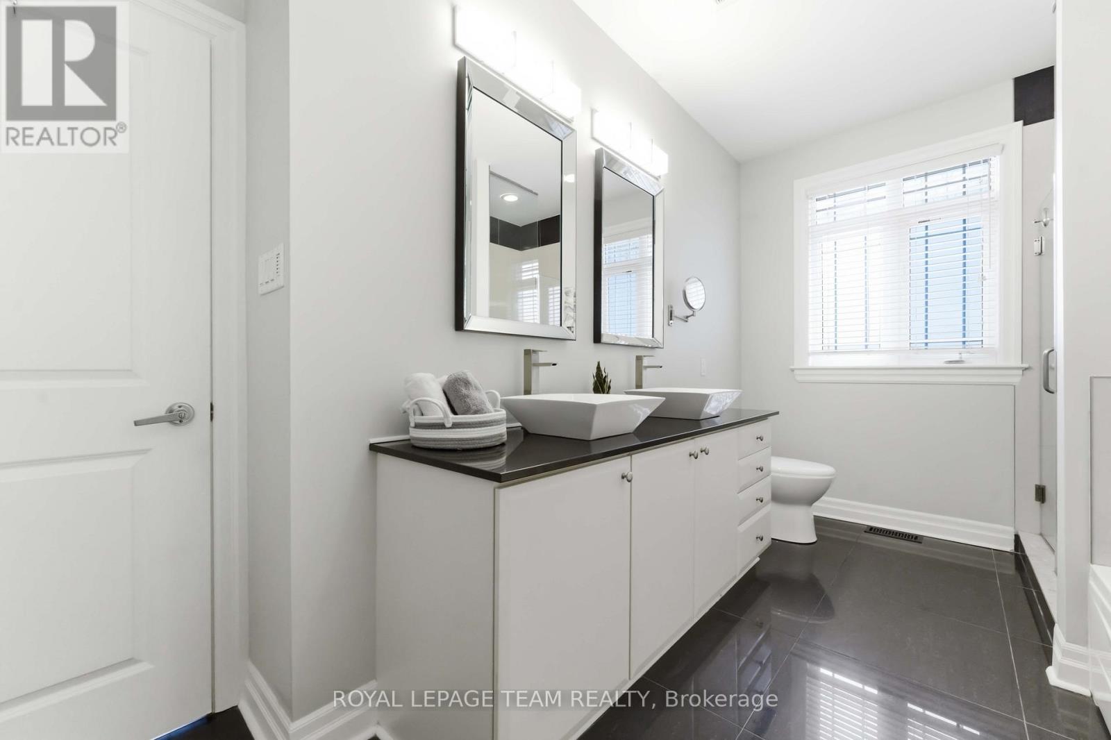 6 Waterford Way, Ottawa, Ontario  K2E 7V4 - Photo 17 - X12809124