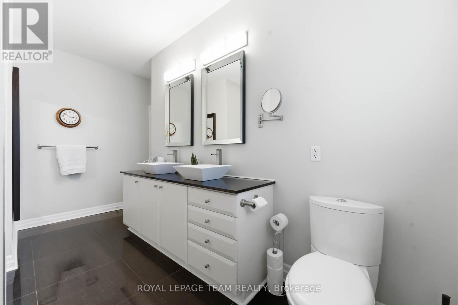 6 Waterford Way, Ottawa, Ontario  K2E 7V4 - Photo 18 - X12809124